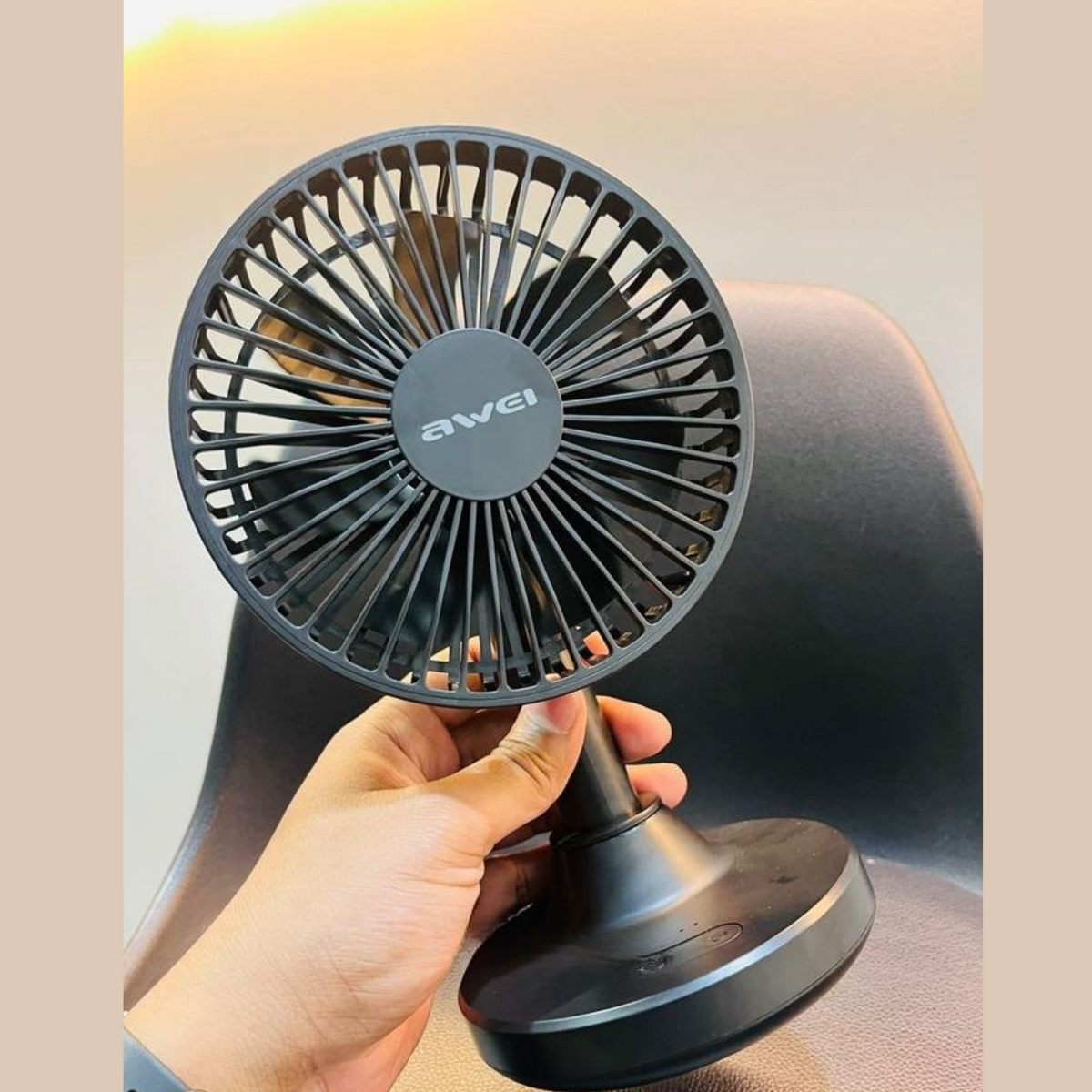 Awei F29 Compact Rechargeable Desktop Fan – 3600mAh Battery, 5.5-Inch 7-Blade Strong Airflow, 90° Auto Oscillation, Silent Brushless Motor & Type-C Charging