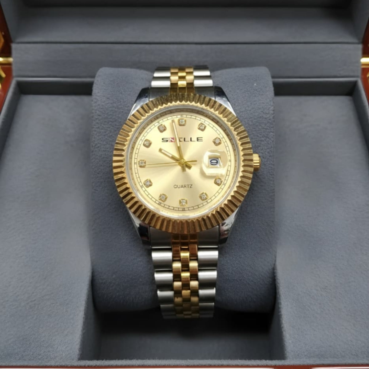 Snille Luxury Watch Water resistant